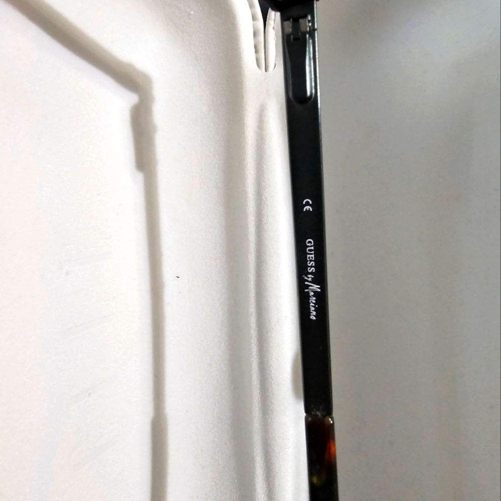 Guess Turtle Shell frames - Picture 4 of 7